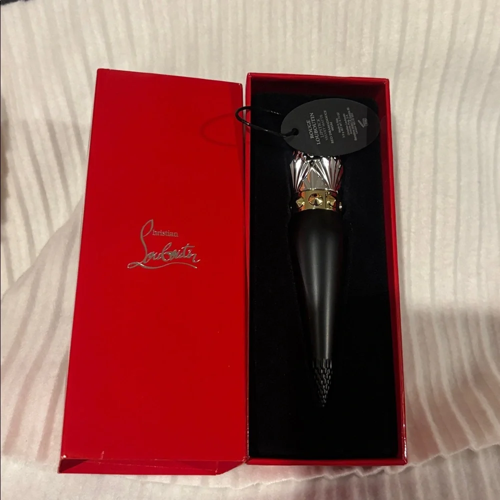 Christian Louboutin Rouge Louboutin Velvet Matte lipstick - Red Dramadouce 005M